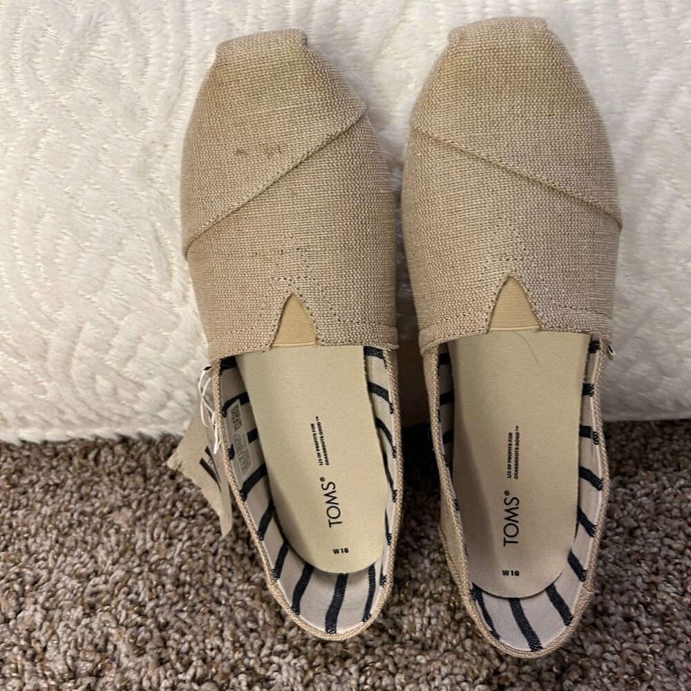 NWT Burlap Toms